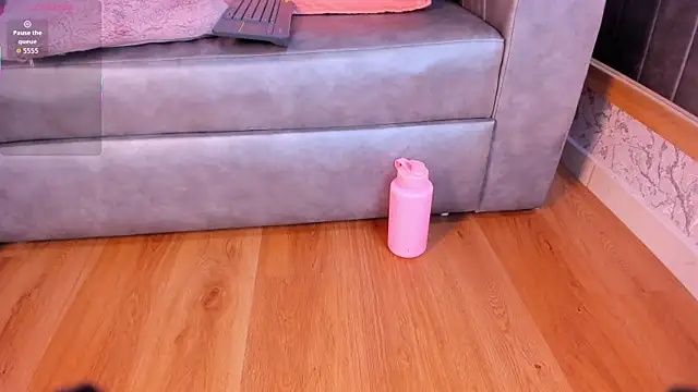 Hannah--Moon's cam snapshot