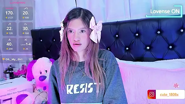 Sofiia_cute_'s cam snapshot