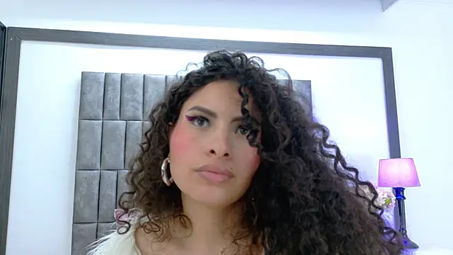 Skyler_Fox_'s cam snapshot