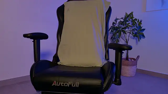 milfnameless live sex cam