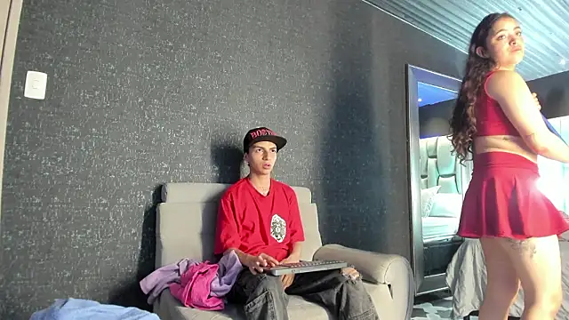 NickandAbby_'s cam snapshot