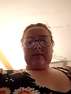 XEmoxkittyx live sex cam