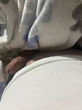 Flaquitocurioso live sex cam