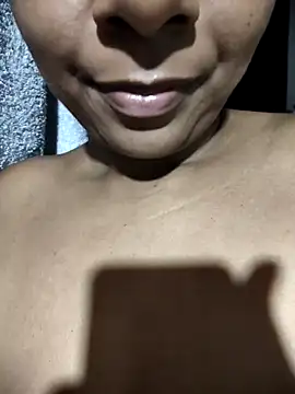 MichelleMore live sex cam