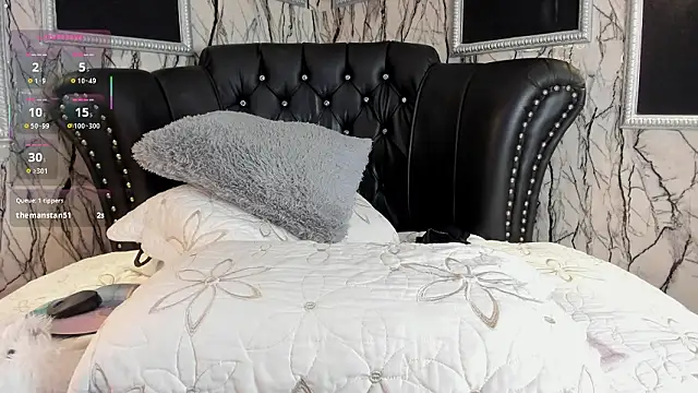 adelinemoretti's cam snapshot