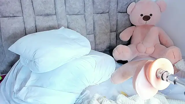 queen_yully live sex cam