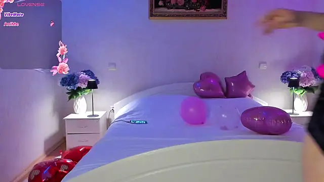 Julie_Blaze's cam snapshot