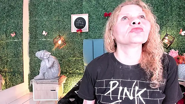 Evangelyne_rose's cam snapshot