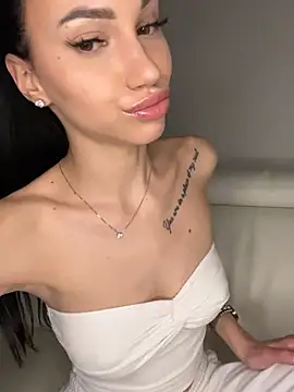 ilariea_girl live sex cam