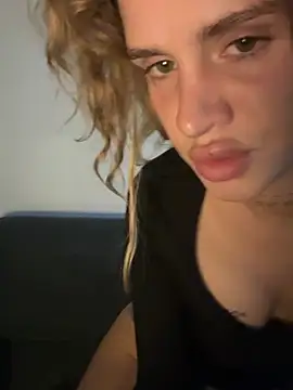 EmiliaCatalina's cam snapshot