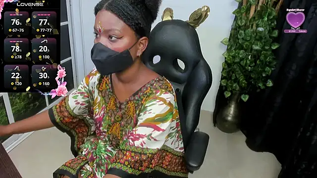 kavya_suri_'s cam snapshot