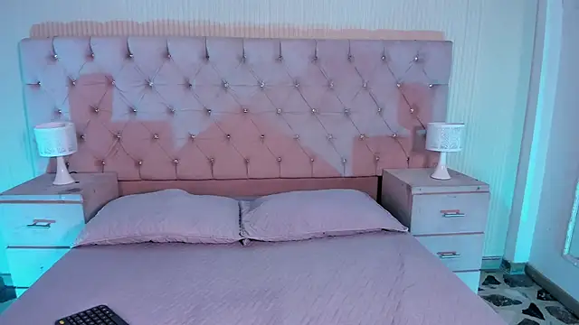 VictoriaMonroee_ live sex cam