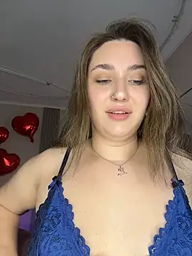 KiraBarlows live sex cam