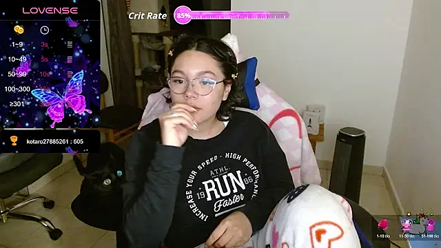 TRIXIE_TANG28 live sex cam