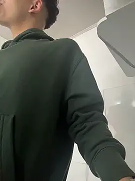 AdrianRinaldi live sex cam