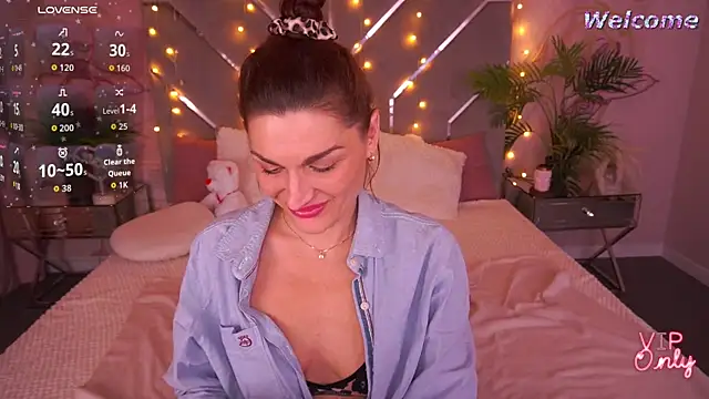 EllaGoldenn's cam snapshot