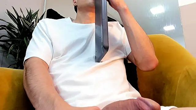 roan_birkin's cam snapshot