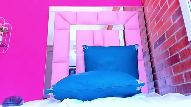 Baby_doll_XOXO live sex cam