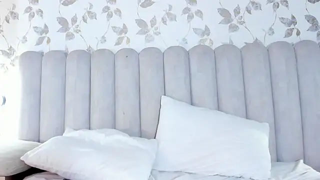 Lizz_Bunny's cam snapshot