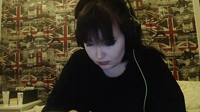 Lynylou's cam snapshot