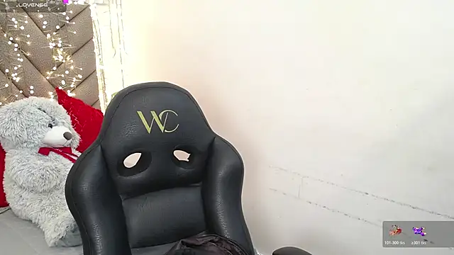 heluejamil's cam snapshot