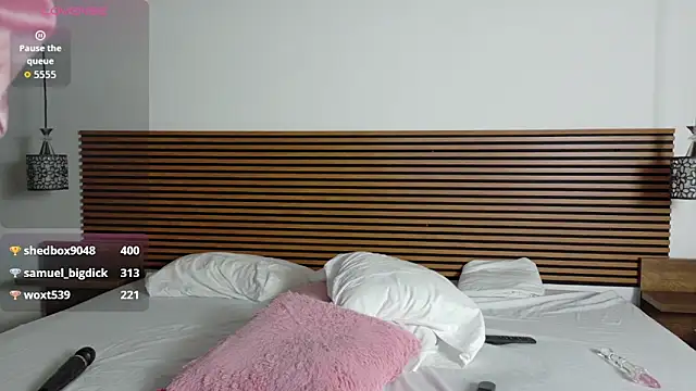 nitha_model25's cam snapshot