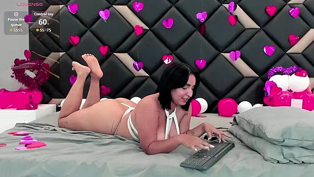 GeraldineSandoval's cam snapshot