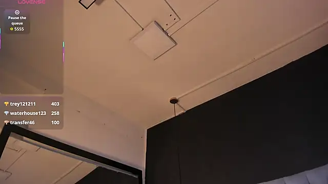 angeline_blake_'s cam snapshot