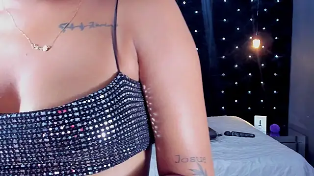 MiaWolton's cam snapshot