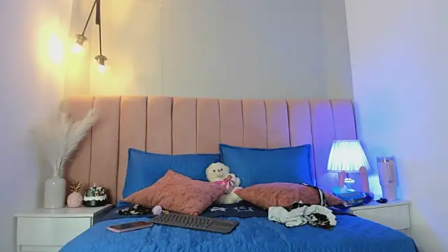 Alisson_Owen's cam snapshot