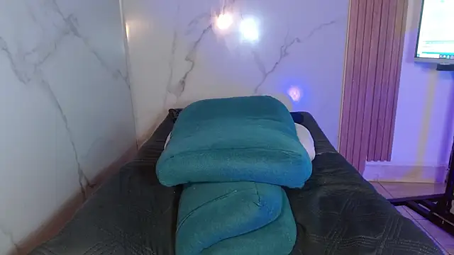 mollyguns live sex cam