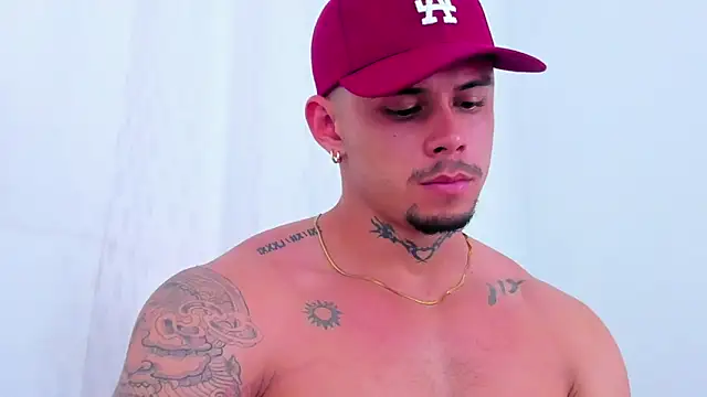 NoahhBrown live sex cam