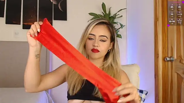 MaryMoon_'s cam snapshot