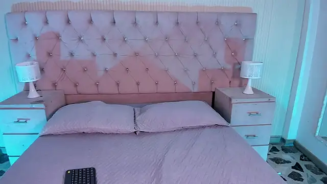 VictoriaMonroee_ live sex cam