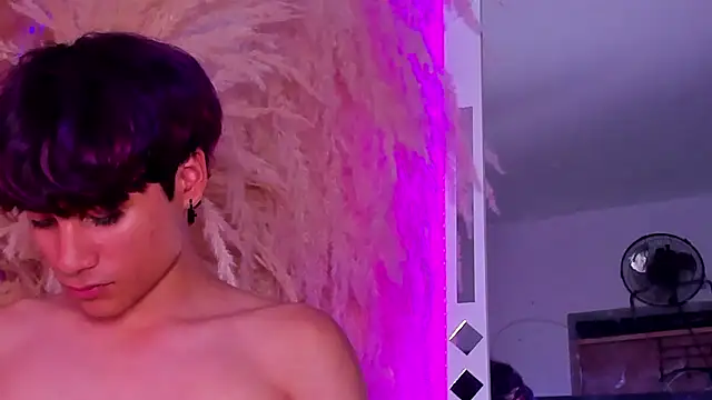 Leo_Glow's cam snapshot