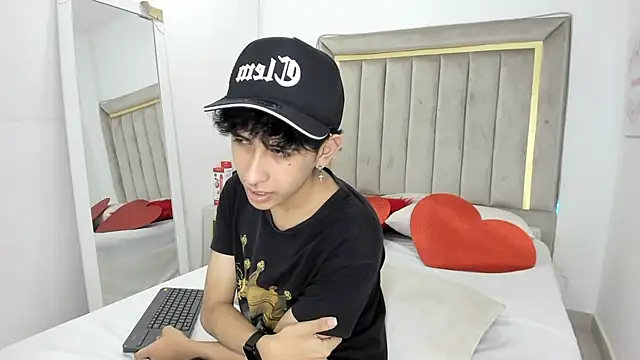 julian_xx's cam snapshot