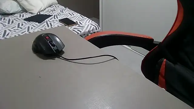 JUNINHOLEKEJR's cam snapshot