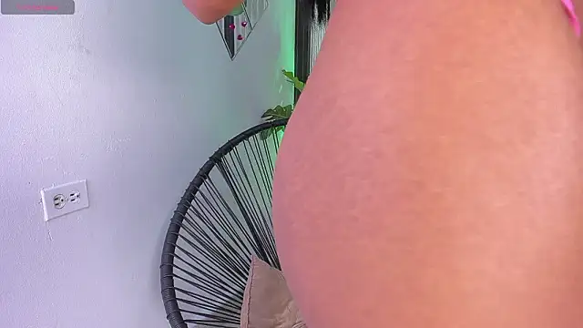 ebony_petite-69's cam snapshot