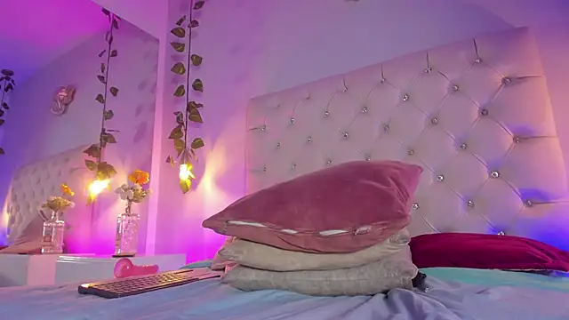 Isabella_Flowers's cam snapshot