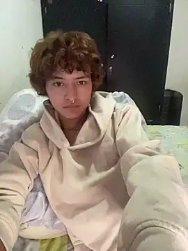 JoelnClouds's cam snapshot