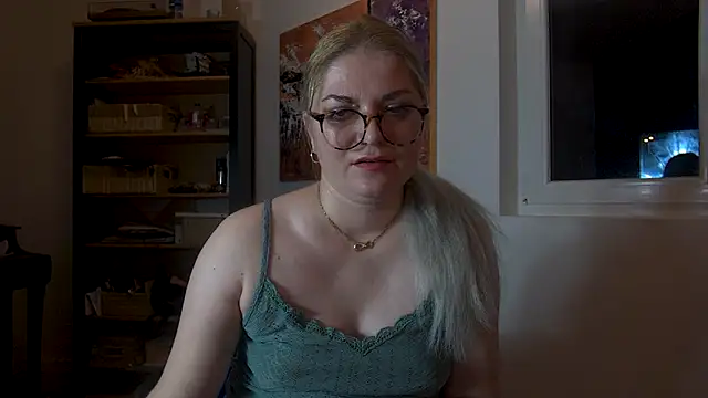 MistressMarlena live sex cam