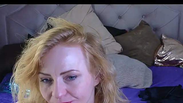 SquirtyAlisa live sex cam