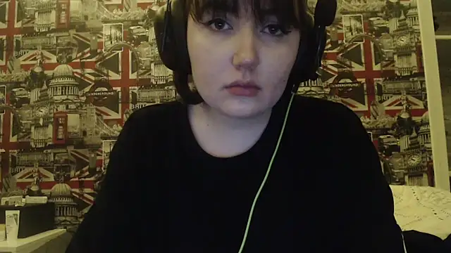 Lynylou's cam snapshot