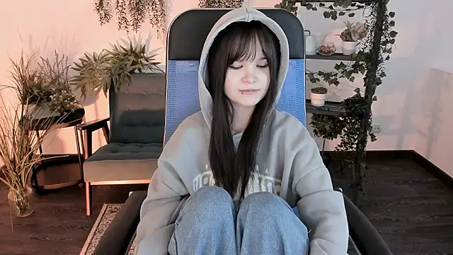 Elainebeness's cam snapshot