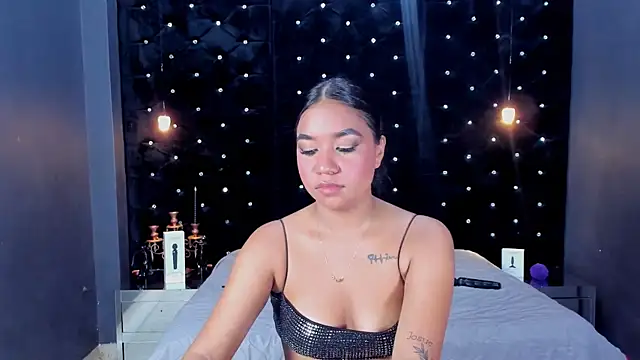 MiaWolton's cam snapshot