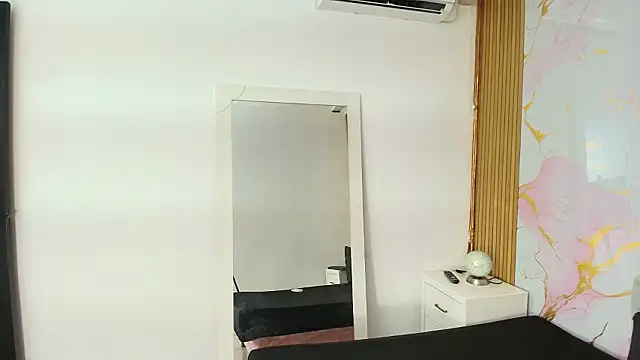 MayaBaker's cam snapshot