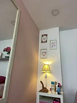 LauraRaider live sex cam