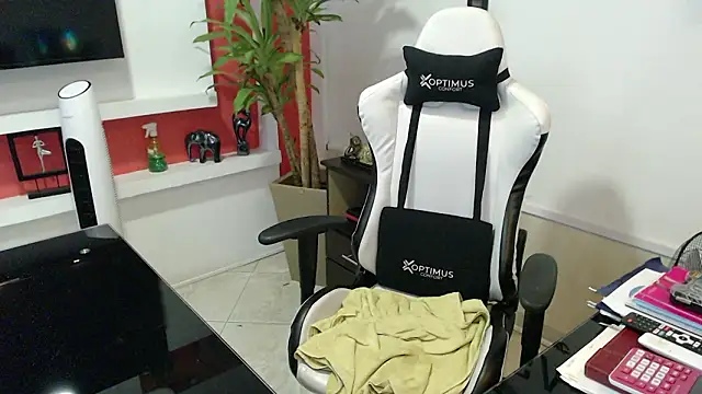 emily_rz1's cam snapshot