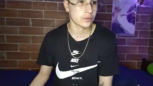 PaulDamico live sex cam