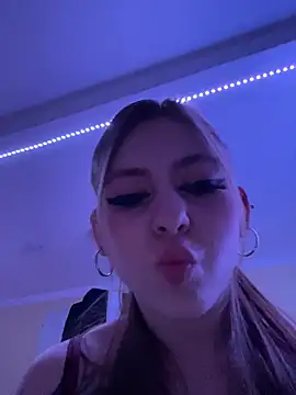 Milly-Kiss live sex cam